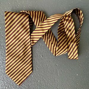 BANANA REPUBLIC 100% Italian Silk Made In Italy Diagonal Stripe Vintage Necktie